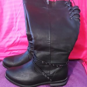 NWT 10W Wide Calf Boots